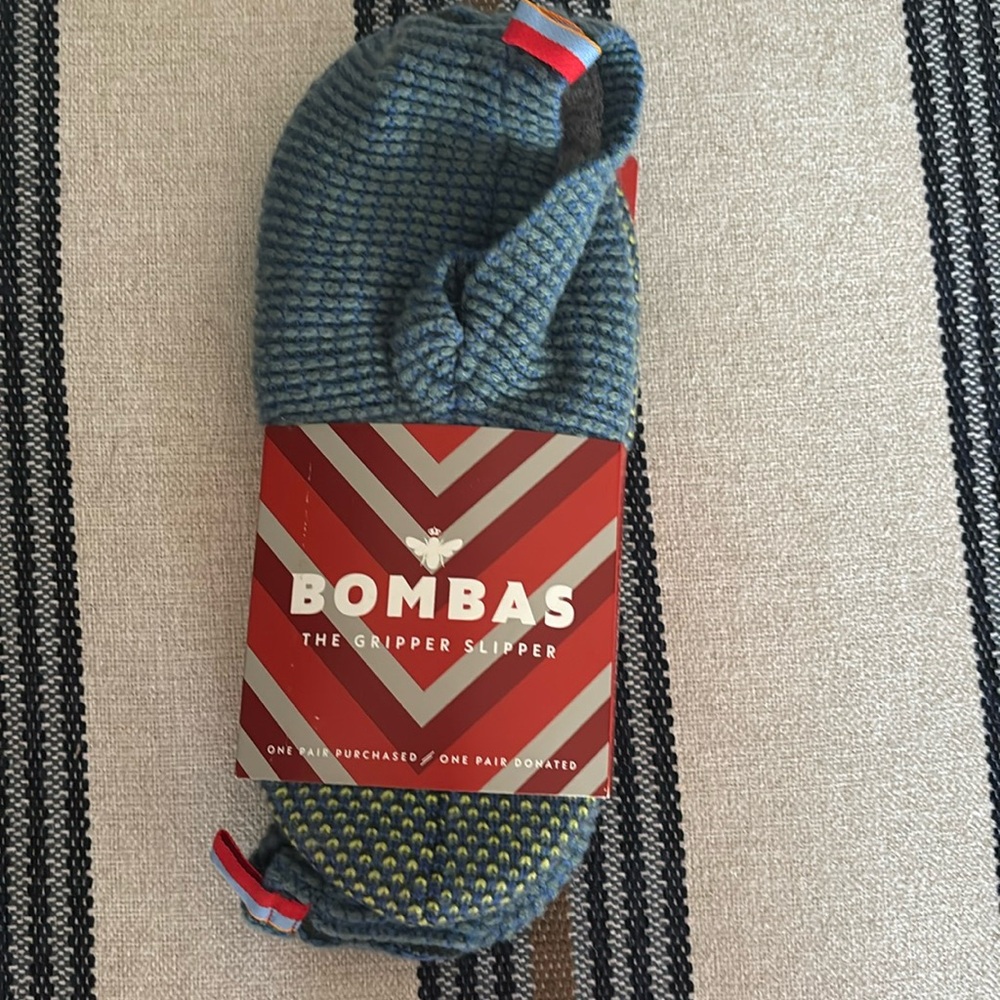 Bombas. The most comfortable slippers in the history off feet. Large.